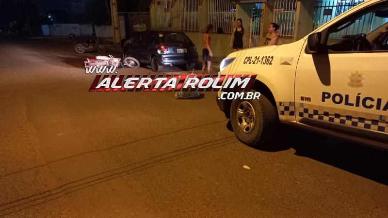 Motociclista foi socorrido após bater em carro estacionado, em Rolim de Moura Motociclista foi socorrido após bater em carro estacionado, em Rolim de Moura