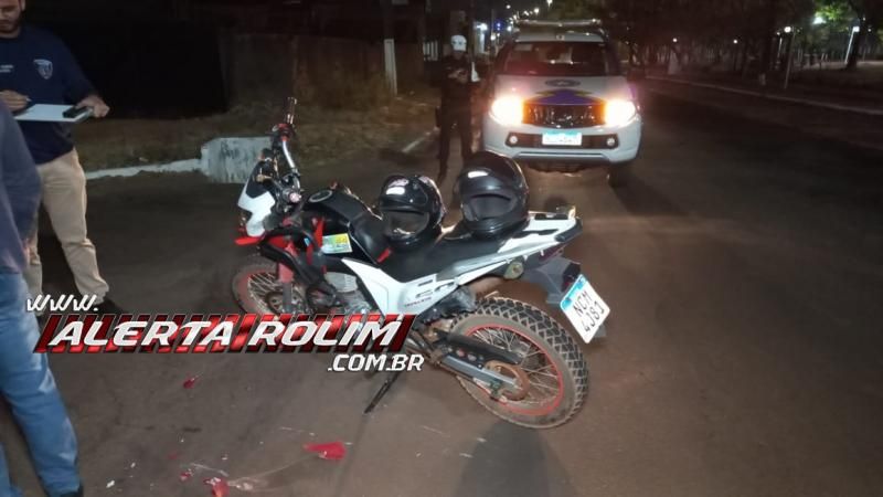 Acidente de trânsito deixou casal ferido nessa noite, em Rolim de Moura Acidente de trânsito deixou casal ferido nessa noite, em Rolim de Moura