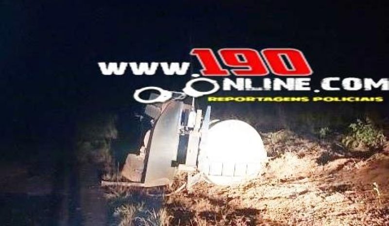 Caminhão leiteiro tombou na RO 383, em Alta Floresta do Oeste Caminhão leiteiro tombou na RO 383, em Alta Floresta do Oeste