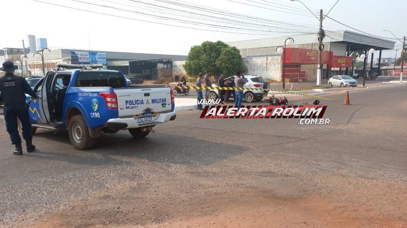 Condutor e passageiro de moto foram socorridos após acidente de trânsito, em Rolim de Moura Condutor e passageiro de moto foram socorridos após acidente de trânsito, em Rolim de Moura