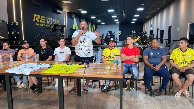Em grande festa, atacante Walter é apresentado ao Rolim de Moura Esporte Clube Em grande festa, atacante Walter é apresentado ao Rolim de Moura Esporte Clube