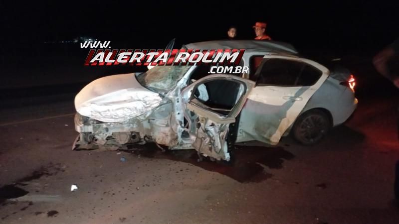 Grave acidente de trânsito na RO 010 envolvendo dois carros deixou feridos nessa noite em Rolim de Moura Grave acidente de trânsito na RO 010 envolvendo dois carros deixou feridos nessa noite em Rolim de Moura