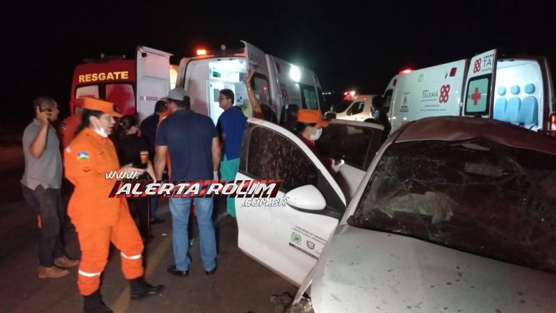 Grave acidente de trânsito na RO 010 envolvendo dois carros deixou feridos nessa noite em Rolim de Moura Grave acidente de trânsito na RO 010 envolvendo dois carros deixou feridos nessa noite em Rolim de Moura