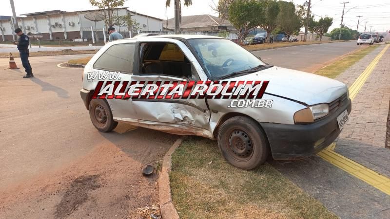 Segunda colisão entre dois carros deixou uma pessoa ferida, em Rolim de Moura Segunda colisão entre dois carros deixou uma pessoa ferida, em Rolim de Moura