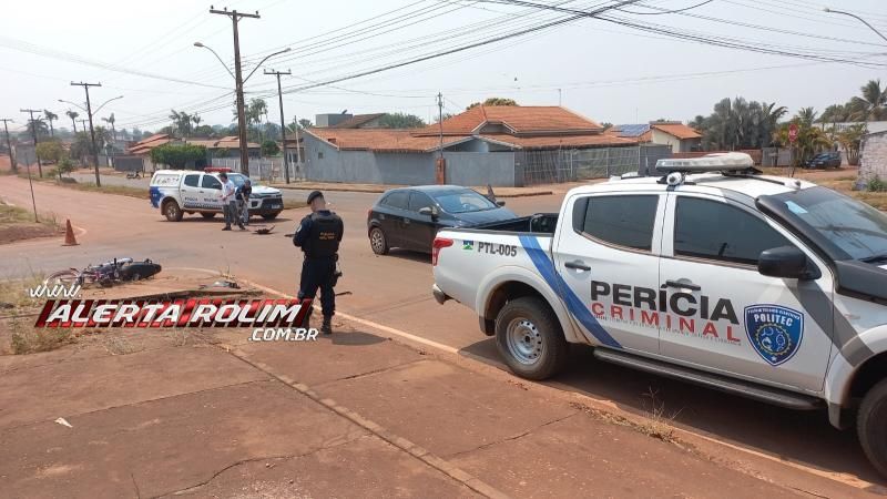 Terceiro acidente do dia foi colisão entre carro e moto, em Rolim de Moura Terceiro acidente do dia foi colisão entre carro e moto, em Rolim de Moura