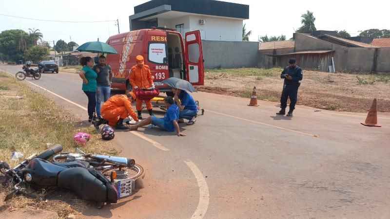 Terceiro acidente do dia foi colisão entre carro e moto, em Rolim de Moura Terceiro acidente do dia foi colisão entre carro e moto, em Rolim de Moura