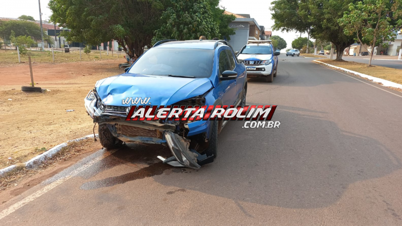 Veja o momento da colisão que deixou condutor de moto com ferimentos graves na tarde de domingo, em Rolim de Moura Veja o momento da colisão que deixou condutor de moto com ferimentos graves na tarde de domingo, em Rolim de Moura