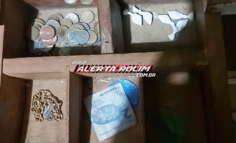 Dona de bar, apontada pela polícia como herdeira do tráfico de drogas em Alto Alegre dos Parecis foi presa pela PM Dona de bar, apontada pela polícia como herdeira do tráfico de drogas em Alto Alegre dos Parecis foi presa pela PM