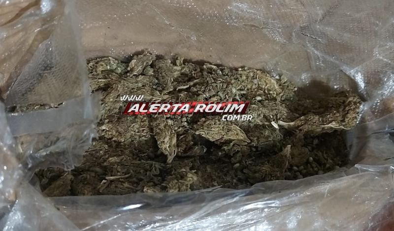Dona de bar, apontada pela polícia como herdeira do tráfico de drogas em Alto Alegre dos Parecis foi presa pela PM Dona de bar, apontada pela polícia como herdeira do tráfico de drogas em Alto Alegre dos Parecis foi presa pela PM