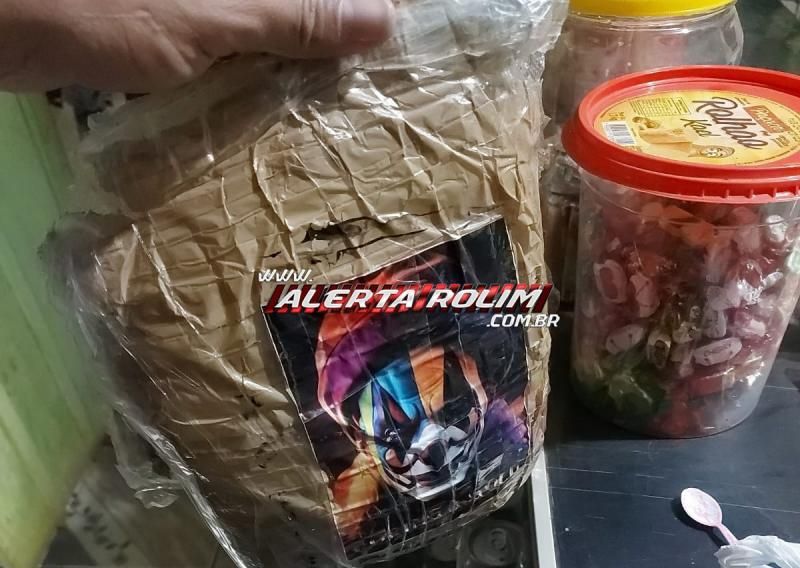 Dona de bar, apontada pela polícia como herdeira do tráfico de drogas em Alto Alegre dos Parecis foi presa pela PM Dona de bar, apontada pela polícia como herdeira do tráfico de drogas em Alto Alegre dos Parecis foi presa pela PM