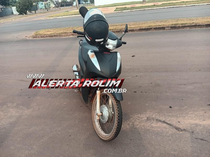Idoso foi socorrido após ter bicicleta atingida por moto nesta manhã, em Rolim de Moura Idoso foi socorrido após ter bicicleta atingida por moto nesta manhã, em Rolim de Moura