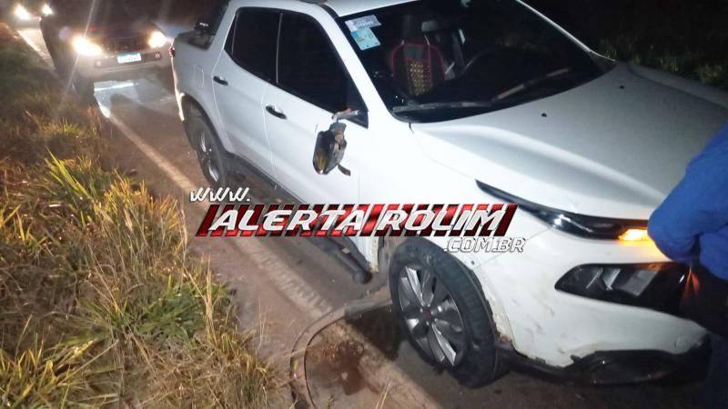 Idoso sofreu graves ferimentos após ser atingido por carro na RO 383, em Rolim de Moura Idoso sofreu graves ferimentos após ser atingido por carro na RO 383, em Rolim de Moura