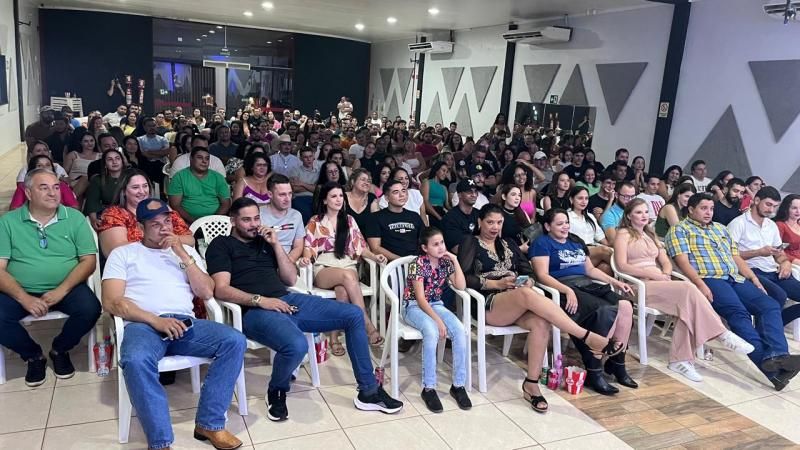 Show de Marcus Cirillo leva mais de 300 pessoas ao auditório do Sindsef Show de Marcus Cirillo leva mais de 300 pessoas ao auditório do Sindsef