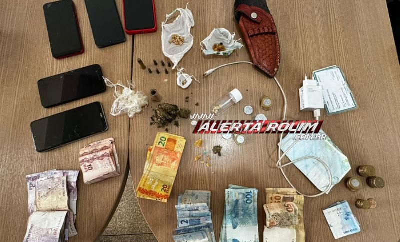 VÍDEO - Três acusados de envolvimento com o crime de tráfico de drogas foram presos, durante trabalho em conjunto da Polícia Militar e Polícia Civil, em Rolim de Moura VÍDEO - Três acusados de envolvimento com o crime de tráfico de drogas foram presos, durante trabalho em conjunto da Polícia Militar e Polícia Civil, em Rolim de Moura