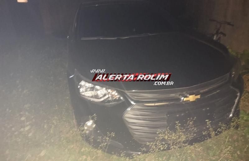 Carro e moto furtados foram recuperados pela Polícia Militar, nesta noite, em Rolim de Moura Carro e moto furtados foram recuperados pela Polícia Militar, nesta noite, em Rolim de Moura