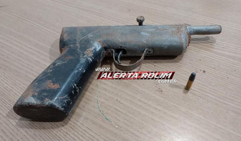 Durante tentativa de abordagem da PM, suspeito de roubo sacou de arma e foi alvejado, em Rolim de Moura Durante tentativa de abordagem da PM, suspeito de roubo sacou de arma e foi alvejado, em Rolim de Moura