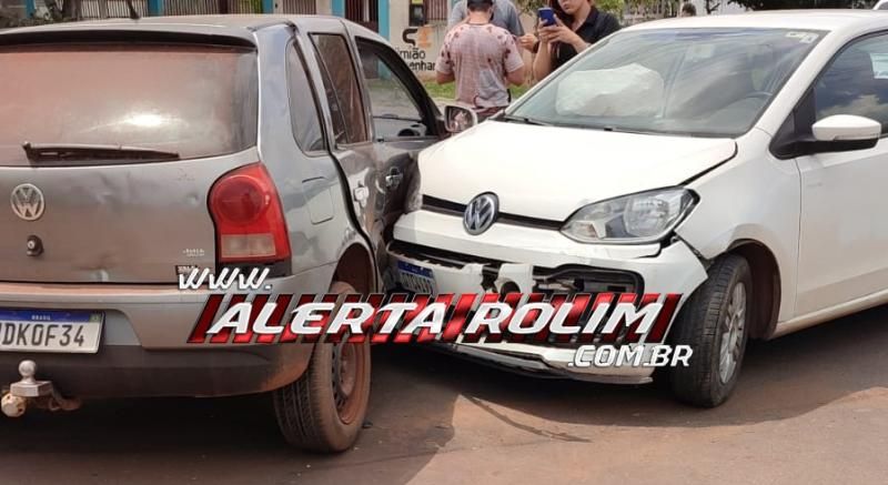 Segundo acidente de trânsito do dia envolvendo dois carros, em Rolim de Moura Segundo acidente de trânsito do dia envolvendo dois carros, em Rolim de Moura