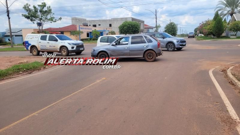 Segundo acidente de trânsito do dia envolvendo dois carros, em Rolim de Moura Segundo acidente de trânsito do dia envolvendo dois carros, em Rolim de Moura