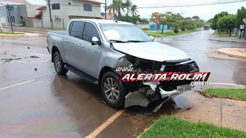 Acidente de trânsito envolvendo dois carros foi registrado nesta manhã, em Rolim de Moura Acidente de trânsito envolvendo dois carros foi registrado nesta manhã, em Rolim de Moura