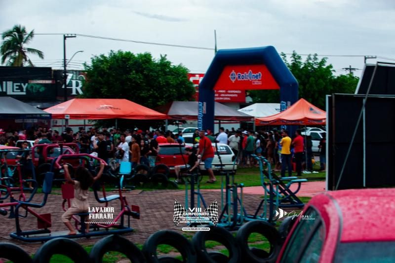 Aconteceu em Rolim de Moura o 8º Campeonato Rondoniense de Exposição de Carros Rebaixados, Antigos, Off-Road e Motos Aconteceu em Rolim de Moura o 8º Campeonato Rondoniense de Exposição de Carros Rebaixados, Antigos, Off-Road e Motos