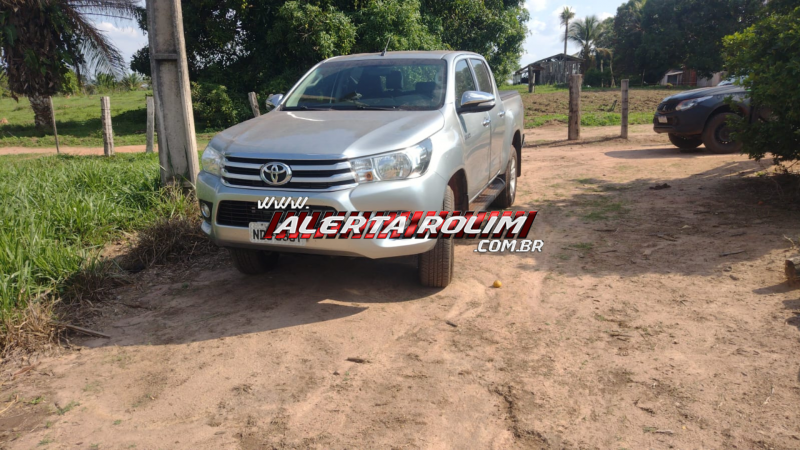 Caminhonete roubada e moto furtada foram recuperadas pela PM, em Rolim de Moura; 03 suspeitos foram presos Caminhonete roubada e moto furtada foram recuperadas pela PM, em Rolim de Moura; 03 suspeitos foram presos