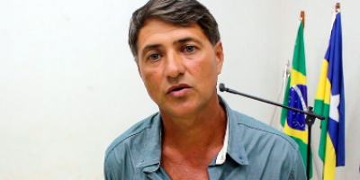 Ex-prefeito de Vale do Anari foi executado a tiros dentro de caminhonete nesta tarde, em Ariquemes Ex-prefeito de Vale do Anari foi executado a tiros dentro de caminhonete nesta tarde, em Ariquemes