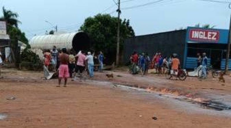 Explosão de tanque de caminhão deixou um morto e pessoas feridas, em Vilhena Explosão de tanque de caminhão deixou um morto e pessoas feridas, em Vilhena