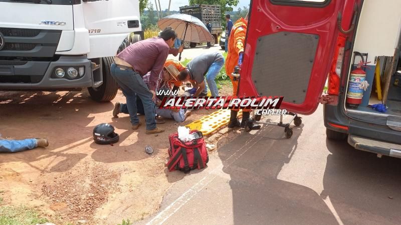 Grave acidente de trânsito deixou condutor de moto com fratura nas duas pernas, em Rolim de Moura Grave acidente de trânsito deixou condutor de moto com fratura nas duas pernas, em Rolim de Moura