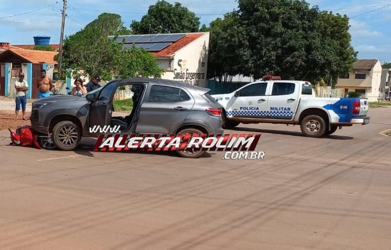 Mãe e filho foram socorridos após acidente de trânsito nesta manhã, em Rolim de Moura Mãe e filho foram socorridos após acidente de trânsito nesta manhã, em Rolim de Moura