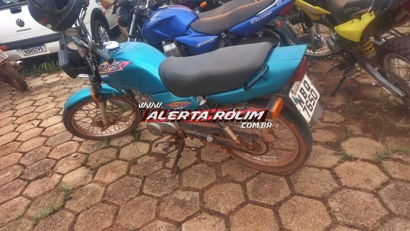 Mais um carro e uma moto furtados foram recuperados pela Polícia Militar, em Rolim de Moura Mais um carro e uma moto furtados foram recuperados pela Polícia Militar, em Rolim de Moura