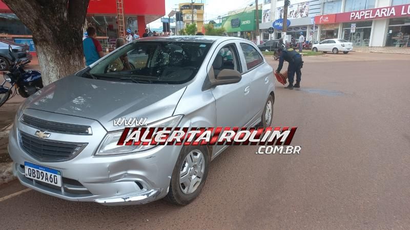 Acidente de trânsito envolvendo carro e moto foi registrado nesta manhã pela Polícia Militar, em Rolim de Moura Acidente de trânsito envolvendo carro e moto foi registrado nesta manhã pela Polícia Militar, em Rolim de Moura