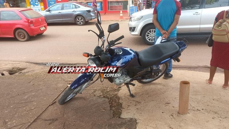 Acidente de trânsito envolvendo carro e moto foi registrado nesta manhã pela Polícia Militar, em Rolim de Moura Acidente de trânsito envolvendo carro e moto foi registrado nesta manhã pela Polícia Militar, em Rolim de Moura