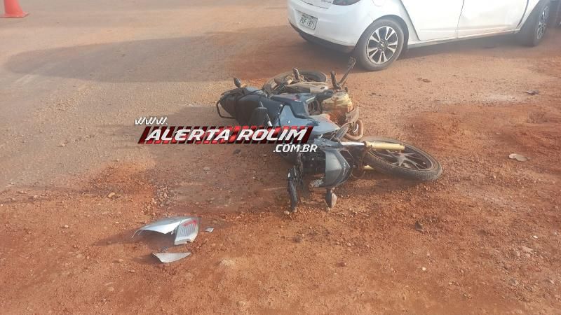 Acidente de trânsito envolvendo dois carros e uma moto foi registrado no penúltimo dia do ano, em Rolim de Moura Acidente de trânsito envolvendo dois carros e uma moto foi registrado no penúltimo dia do ano, em Rolim de Moura