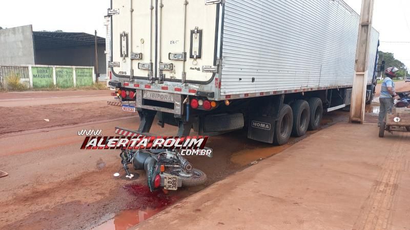 Assista ao vídeo do acidente em que deixou motociclista com grave fratura na perna no bairro Cidade Alta, em Rolim de Moura Assista ao vídeo do acidente em que deixou motociclista com grave fratura na perna no bairro Cidade Alta, em Rolim de Moura