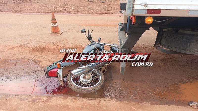 Assista ao vídeo do acidente em que deixou motociclista com grave fratura na perna no bairro Cidade Alta, em Rolim de Moura Assista ao vídeo do acidente em que deixou motociclista com grave fratura na perna no bairro Cidade Alta, em Rolim de Moura