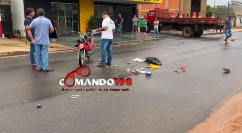 Motociclista morreu nesta manhã após colisão com caminhão que dava ré, em Ji-Paraná Motociclista morreu nesta manhã após colisão com caminhão que dava ré, em Ji-Paraná