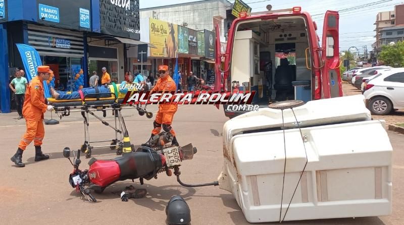 Segundo acidente de trânsito do dia deixou entregador de supermercado ferido no Centro de Rolim de Moura Segundo acidente de trânsito do dia deixou entregador de supermercado ferido no Centro de Rolim de Moura
