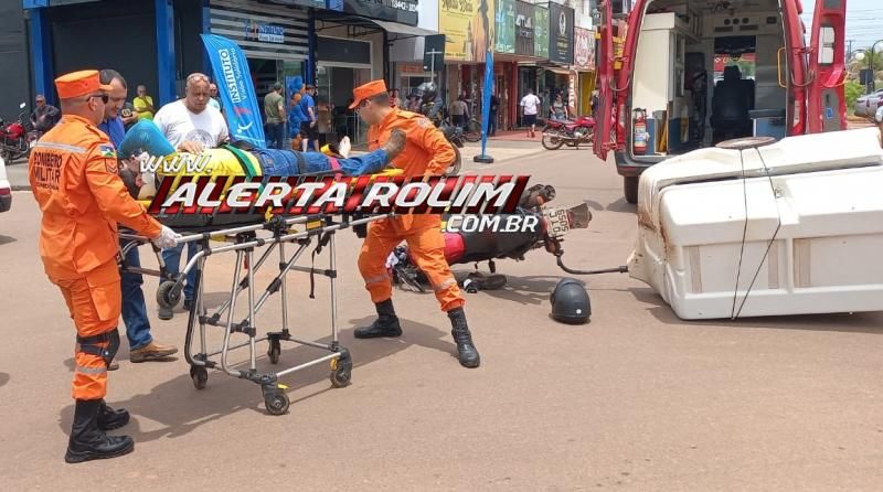 Segundo acidente de trânsito do dia deixou entregador de supermercado ferido no Centro de Rolim de Moura Segundo acidente de trânsito do dia deixou entregador de supermercado ferido no Centro de Rolim de Moura