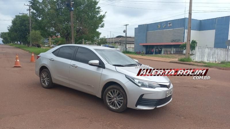 Terceiro acidente do dia deixou condutora de moto ferida no bairro São Cristóvão, em Rolim de Moura Terceiro acidente do dia deixou condutora de moto ferida no bairro São Cristóvão, em Rolim de Moura