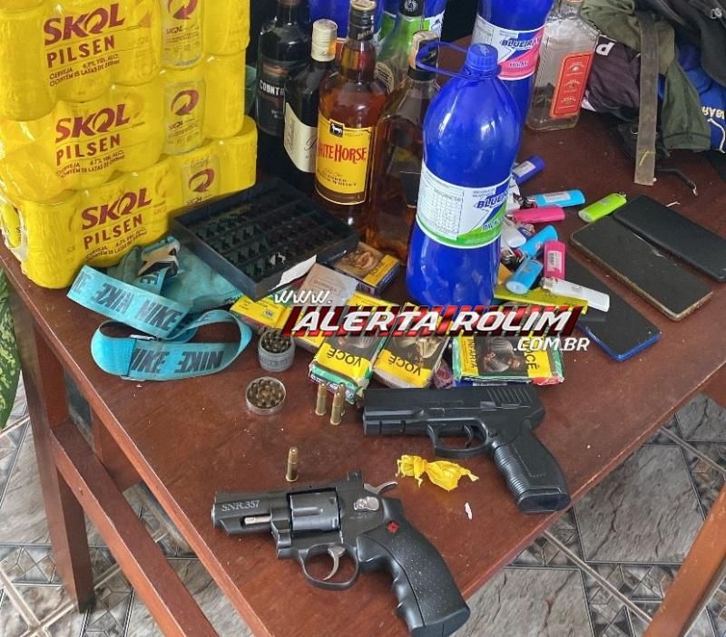 VÍDEO - Após roubo em conveniência de posto de combustível em Santa Luzia, quadrilha foi presa pela Polícia Militar com apoio da Polícia Civil VÍDEO - Após roubo em conveniência de posto de combustível em Santa Luzia, quadrilha foi presa pela Polícia Militar com apoio da Polícia Civil