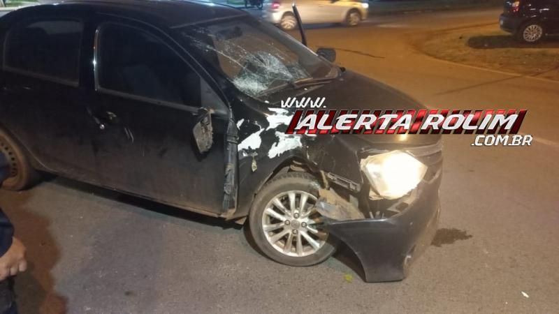 Violenta colisão entre carro e moto deixou uma pessoa ferida nesta noite, em Rolim de Moura Violenta colisão entre carro e moto deixou uma pessoa ferida nesta noite, em Rolim de Moura