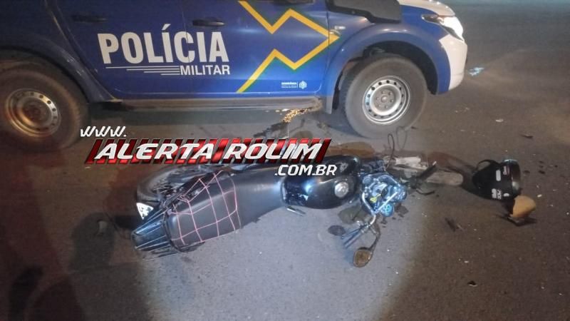 Violenta colisão entre carro e moto deixou uma pessoa ferida nesta noite, em Rolim de Moura Violenta colisão entre carro e moto deixou uma pessoa ferida nesta noite, em Rolim de Moura