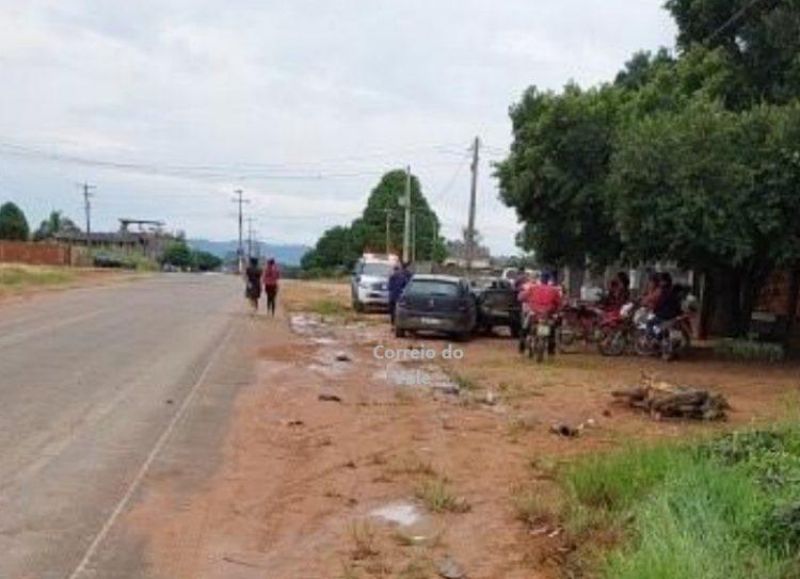 Acidente envolveu três veículos na RO 481 próximo ao Distrito de Santana do Guaporé Acidente envolveu três veículos na RO 481 próximo ao Distrito de Santana do Guaporé