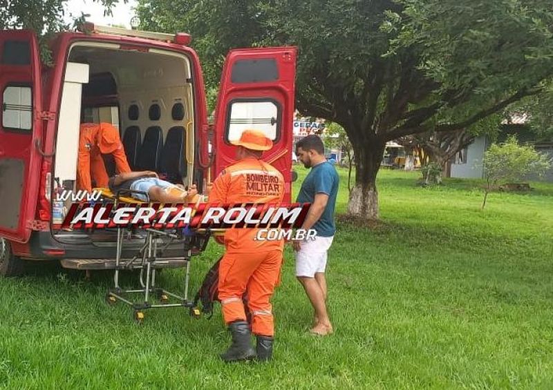 Adolescente, que conduzia bicicleta motorizada, foi socorrido após colisão com carro no Centro de Rolim de Moura Adolescente, que conduzia bicicleta motorizada, foi socorrido após colisão com carro no Centro de Rolim de Moura