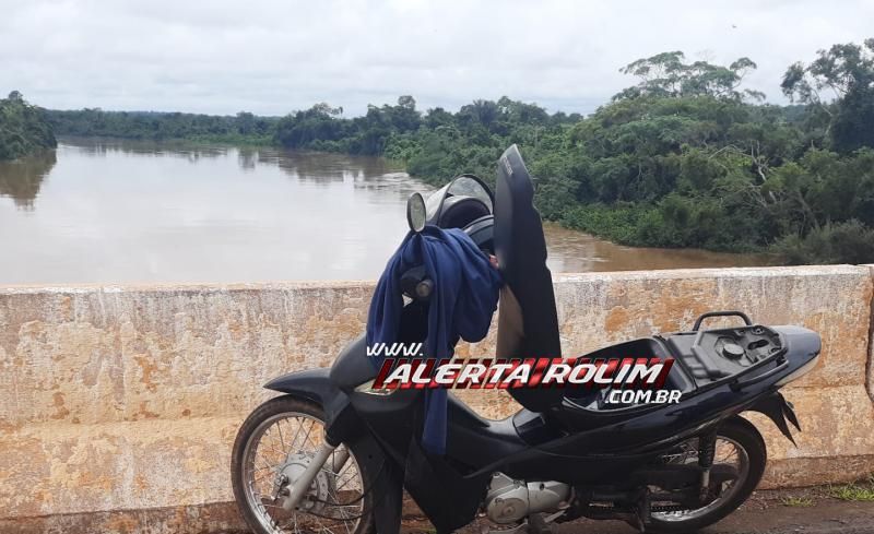 Bombeiros militares e voluntários iniciaram o terceiro dia de buscas no Rio Machado pelo jovem Marcelo Andrade Bombeiros militares e voluntários iniciaram o terceiro dia de buscas no Rio Machado pelo jovem Marcelo Andrade