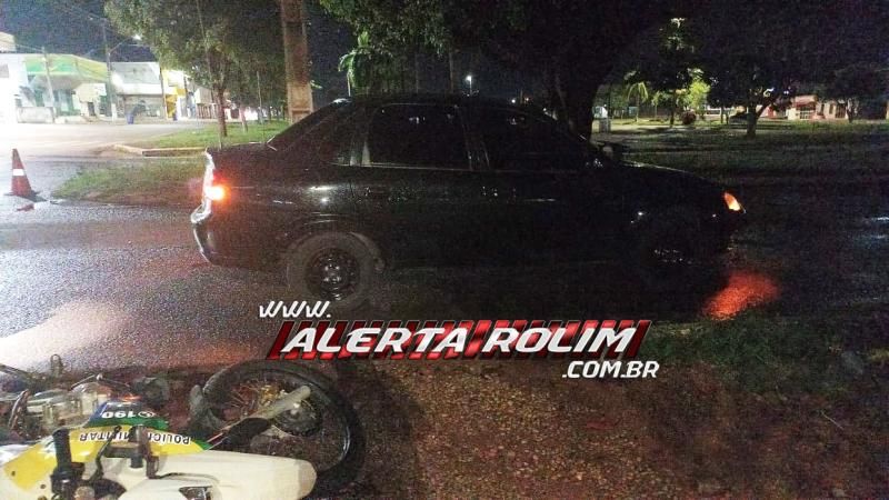 Policial Militar foi atingido por carro que avançou a preferencial nesta noite, em Rolim de Moura Policial Militar foi atingido por carro que avançou a preferencial nesta noite, em Rolim de Moura