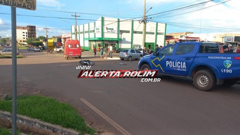 Terceiro acidente de trânsito do dia envolveu carro e moto e também deixou uma pessoa ferida, em Rolim de Moura Terceiro acidente de trânsito do dia envolveu carro e moto e também deixou uma pessoa ferida, em Rolim de Moura