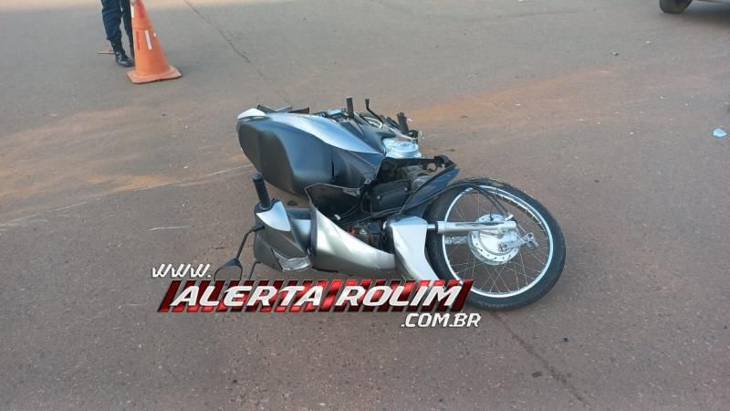Terceiro acidente de trânsito do dia envolveu carro e moto e também deixou uma pessoa ferida, em Rolim de Moura Terceiro acidente de trânsito do dia envolveu carro e moto e também deixou uma pessoa ferida, em Rolim de Moura