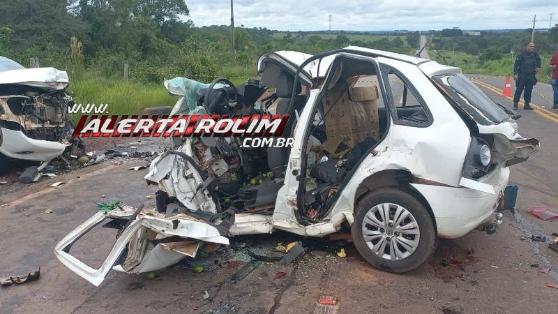 URGENTE – Colisão entre dois carros na RO 010 registrou 3 óbitos nesta manhã, em Rolim de Moura URGENTE – Colisão entre dois carros na RO 010 registrou 3 óbitos nesta manhã, em Rolim de Moura