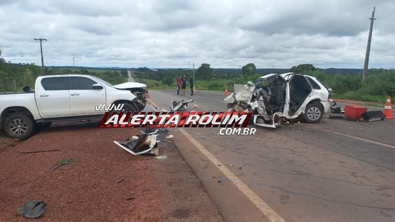 URGENTE – Colisão entre dois carros na RO 010 registrou 3 óbitos nesta manhã, em Rolim de Moura URGENTE – Colisão entre dois carros na RO 010 registrou 3 óbitos nesta manhã, em Rolim de Moura